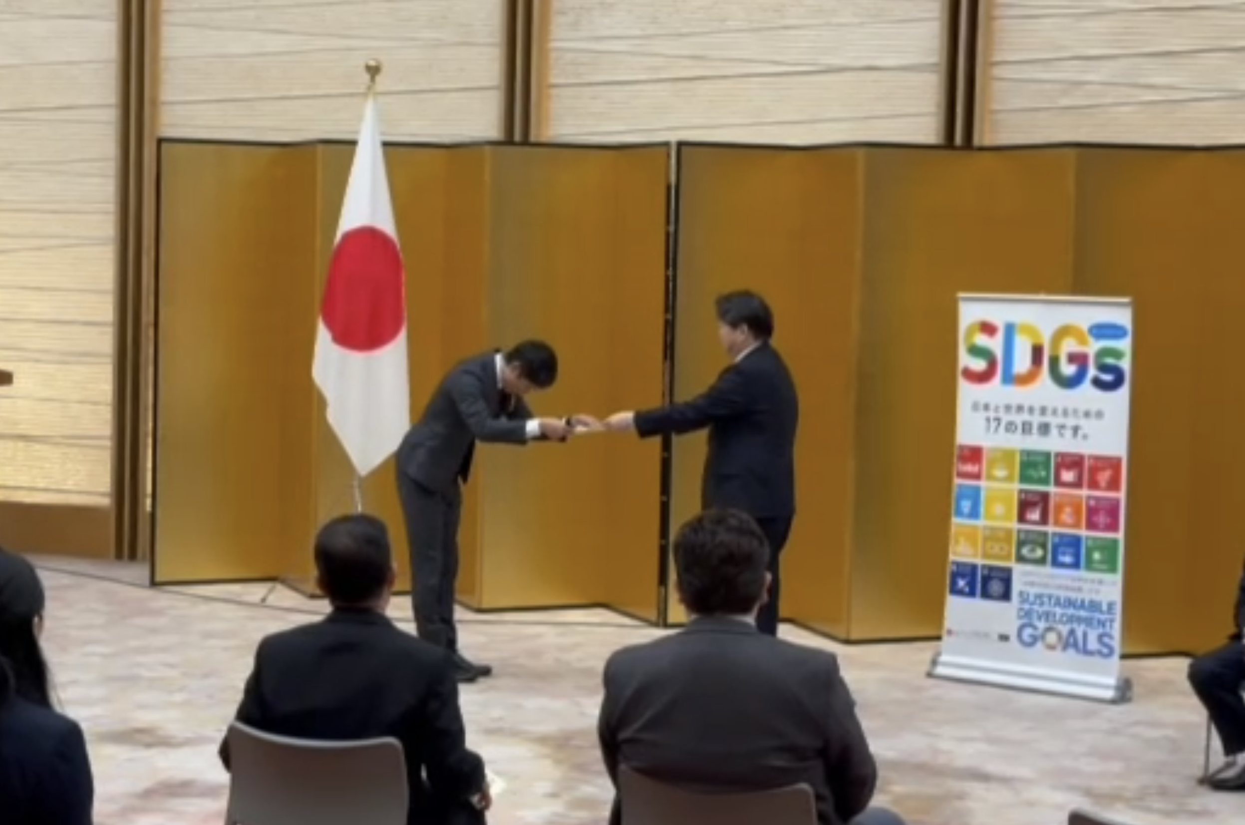 バイオスティミュラント「東京８」事業で第６回ジャパンSDGsアワード、SDGs推進副本部長（外務大臣）賞を受賞